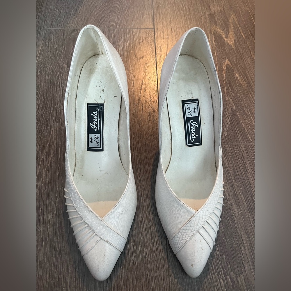 Vintage White Heels (Size: 6.5/7)